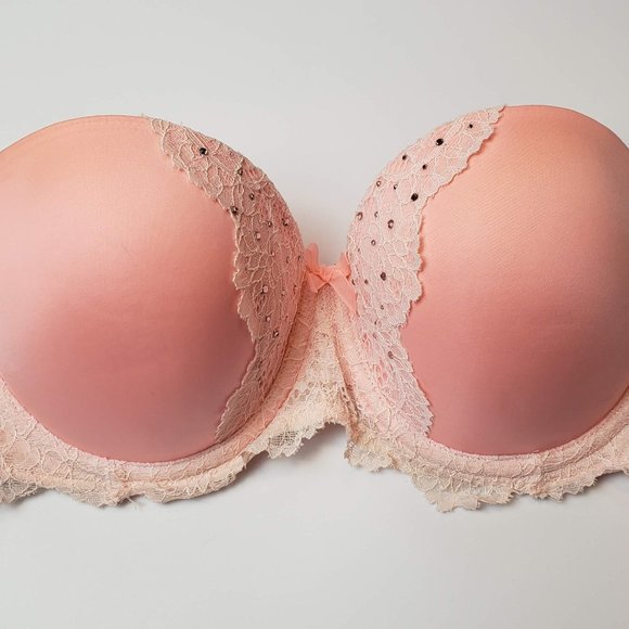 Victoria's Secret Peach and Cream Lace Crystal Bra - Picture 1 of 4